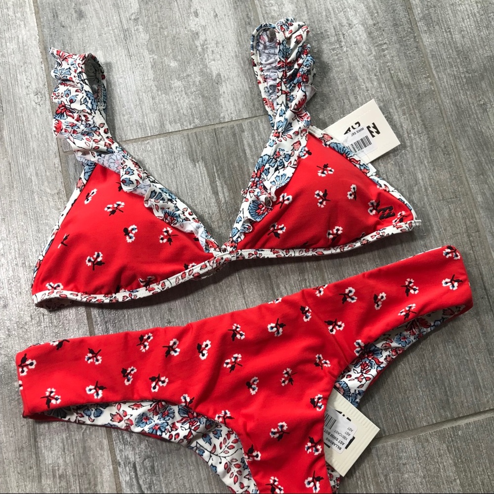 🔥🔥BILLABONG - REVERSIBLE FLORAL AWAY BIKINI🔥🔥